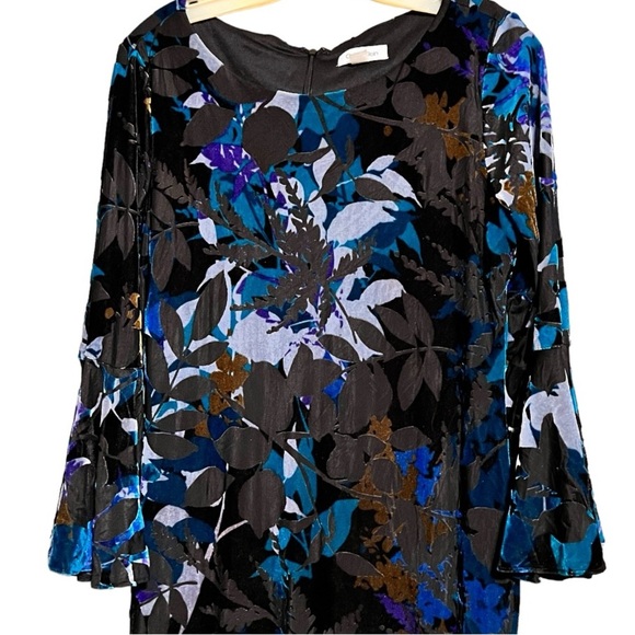 Calvin Klein Multicolored‎ Burnout Velvet Bell-Sleeve Dress - Picture 4 of 9